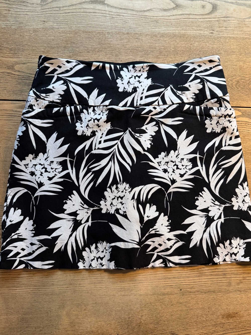 Black & White Floral Mini Skirt - Classic Botanical Print